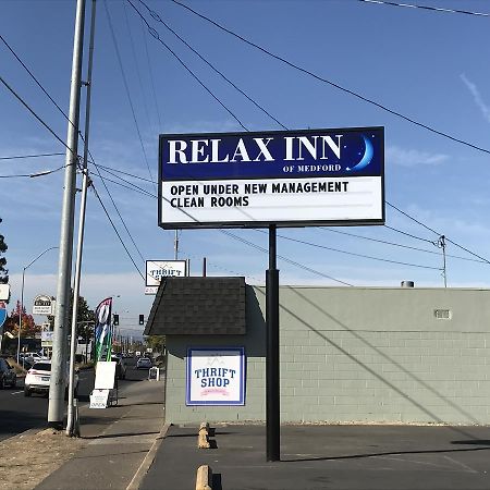 Relax Inn Of Medford Exterior foto